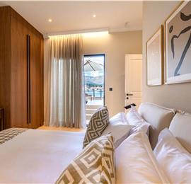 Selection of 5 bedroom seafront villas with pool on Ciovo near Trogir, sleeps 10